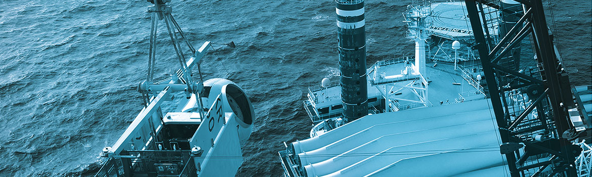 Lifting application at sea in duotone